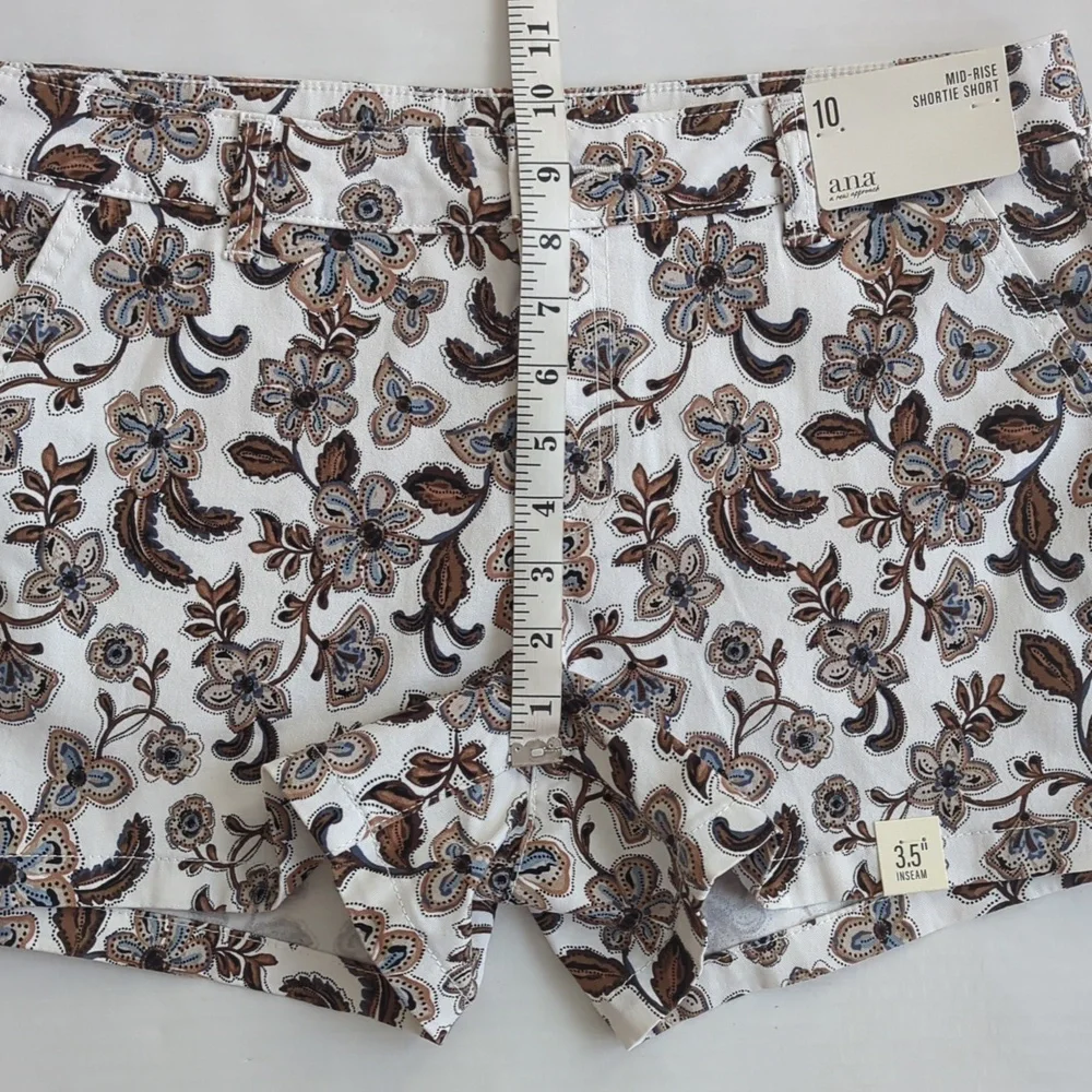 NWT a.n.a. Floral Mid-Rise Shortie Shorts 10 Brown Blue Beige Pockets - Picture 10 of 13